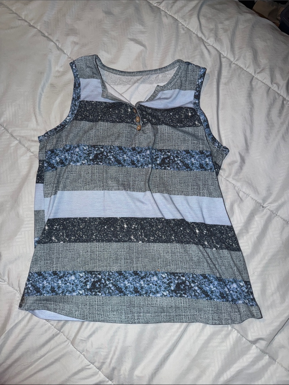 SHEIN Casual Sleeveless Tank Top With Contrast Color & Notched Collar Desig